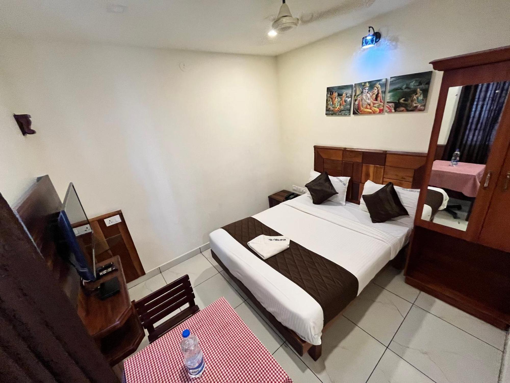 Velan Temple View Hotel ปัลนี ภายนอก รูปภาพ