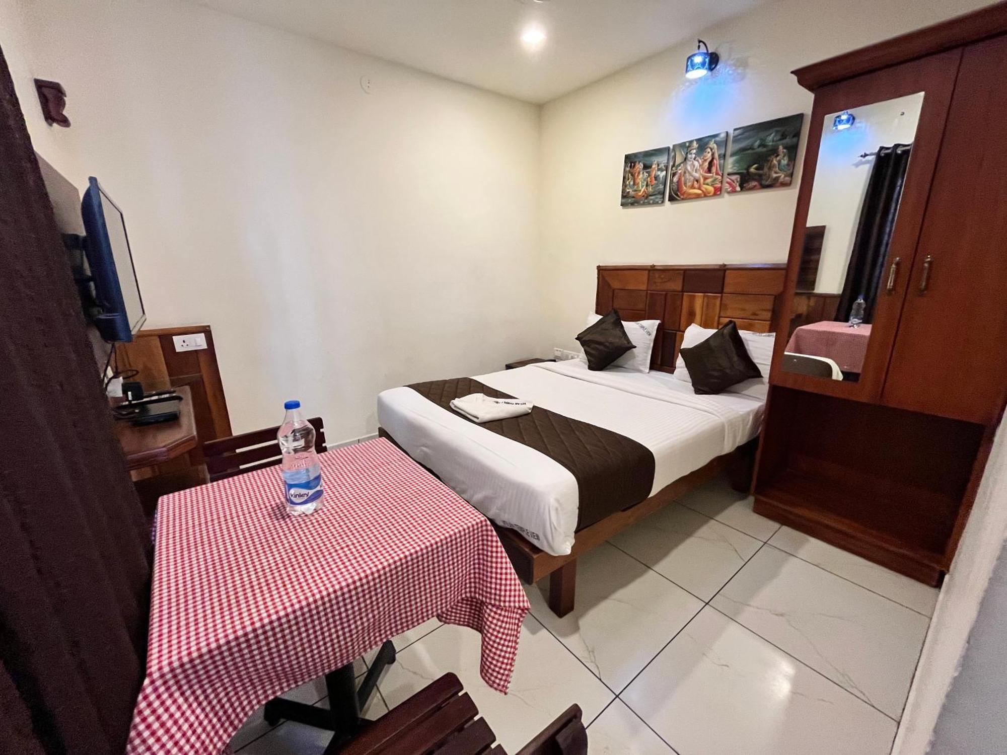 Velan Temple View Hotel ปัลนี ภายนอก รูปภาพ