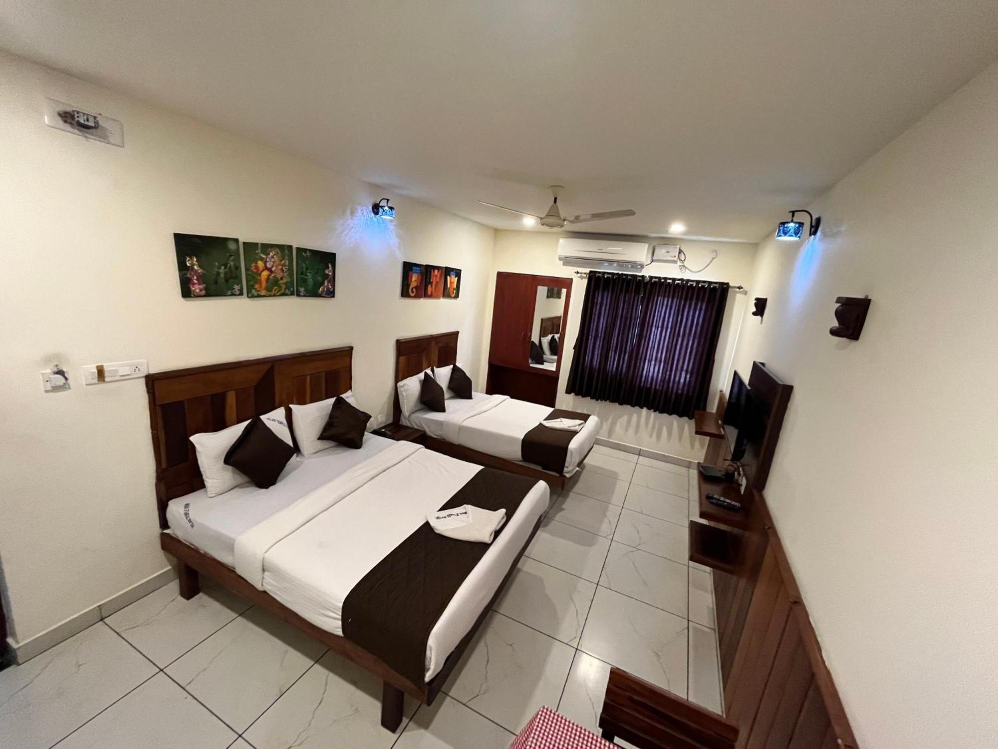 Velan Temple View Hotel ปัลนี ภายนอก รูปภาพ